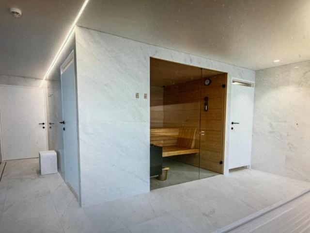 Schravenhoek Met Indoorzwembad En Sauna Вёрне Экстерьер фото
