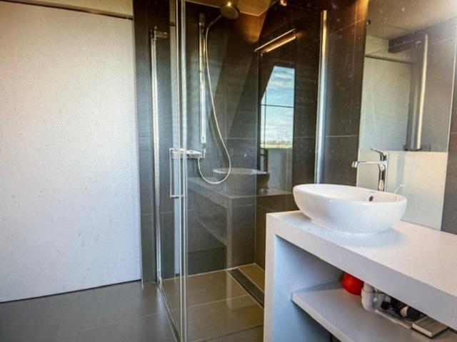 Schravenhoek Met Indoorzwembad En Sauna Вёрне Экстерьер фото